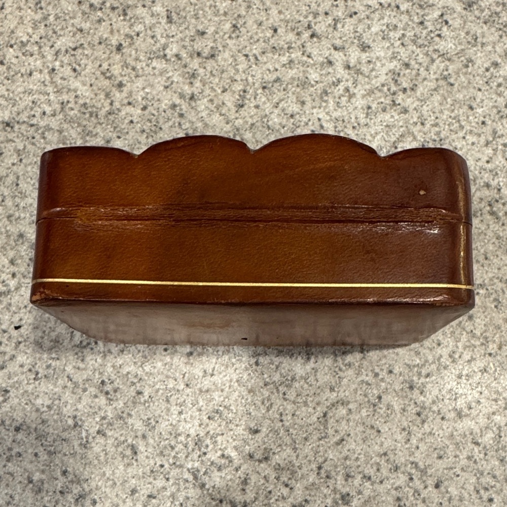 Brown Leather trincket Box with Gold Accents - Picture 5 of 9